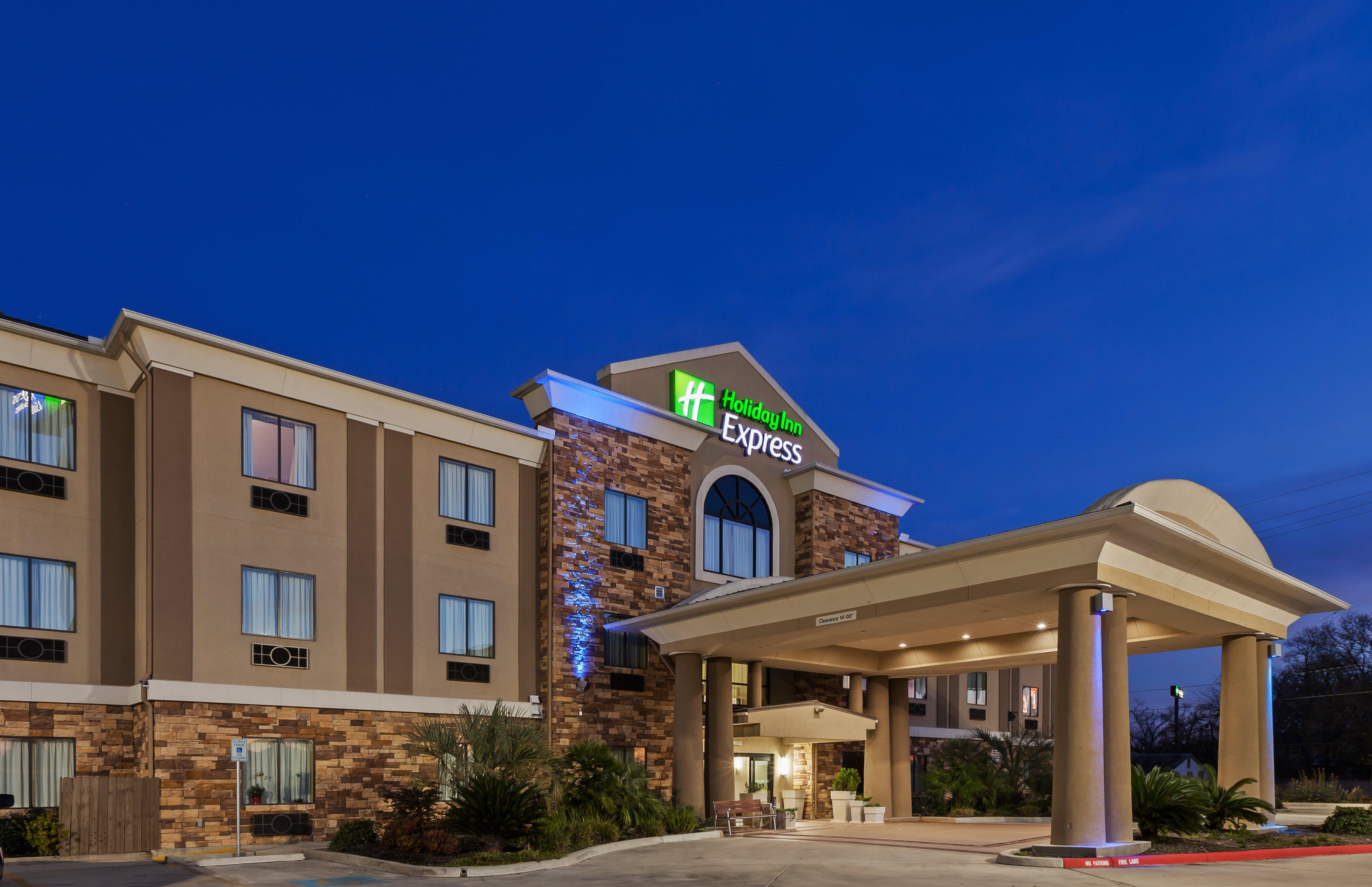 Holiday Inn Express & Suites Cleveland By Ihg Екстериор снимка