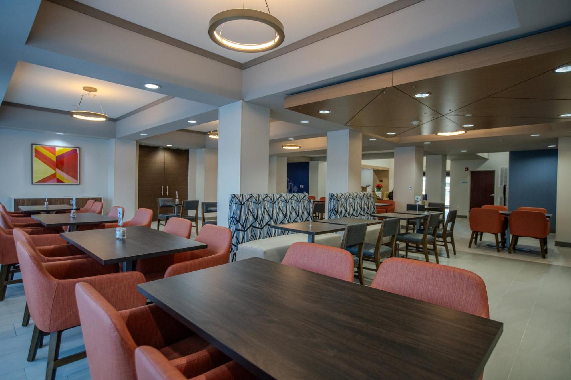 Holiday Inn Express & Suites Cleveland By Ihg Екстериор снимка